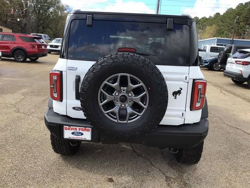 New 2025 Ford Bronco Badlands image 12