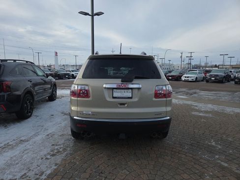 Used 2011 GMC Acadia SLE image 6