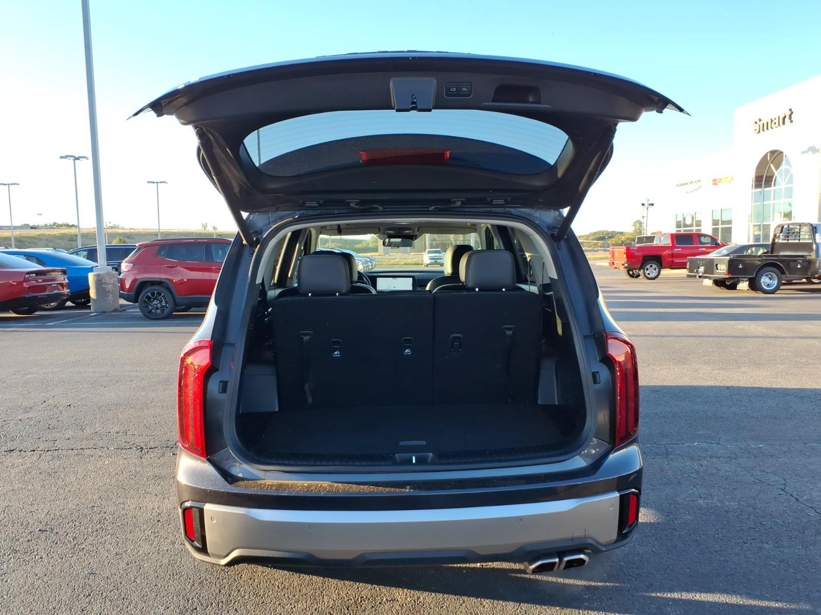 Used 2025 Kia Telluride S FWD image 5