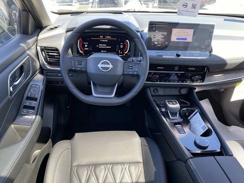 New 2026 Nissan Rogue Platinum w/ Platinum Premium Package AWD/4WD image 10