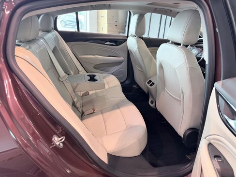 Used 2018 Buick Regal Essence w/ Driver Confidence Package #1 FWD image 22