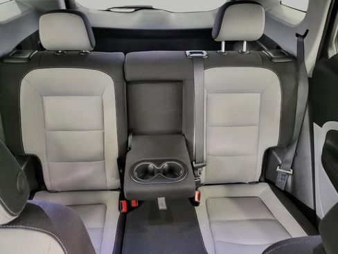 Used 2024 GMC Terrain SLE image 23