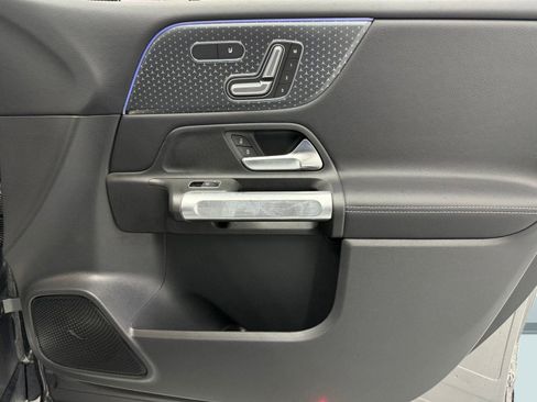 New 2026 Mercedes-Benz GLB 250 image 11