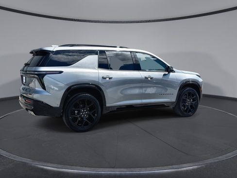New 2026 Chevrolet Traverse RS w/ LPO, Floor Liner Package AWD/4WD image 8