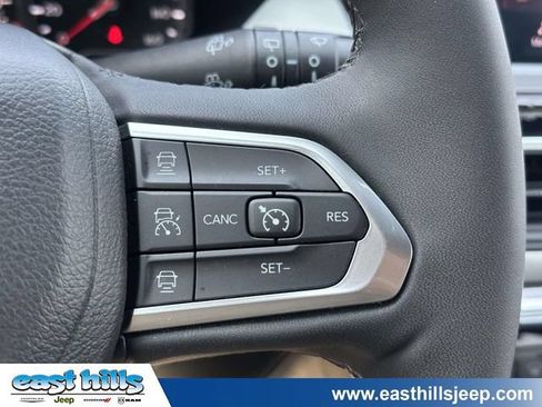 Used 2023 Jeep Compass Limited w/ Sun and Sound Group AWD/4WD image 33