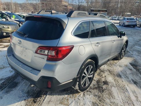 Used 2018 Subaru Outback 2.5i Limited image 6