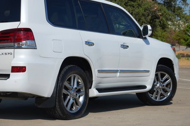 Used 2013 Lexus LX 570 4WD w/ Luxury Pkg w/Pre-crash image 24