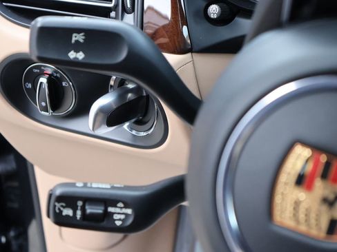 Used 2022 Porsche Macan S image 32