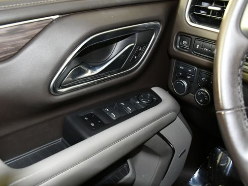 Used 2021 Chevrolet Tahoe LT image 34