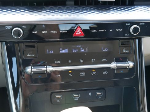 Used 2024 Kia Carnival SX Prestige FWD image 23