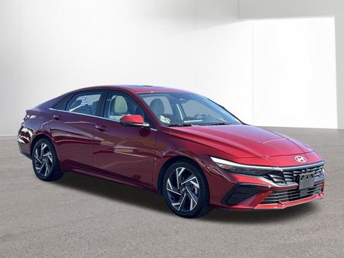 Used 2024 Hyundai Elantra Limited FWD image 12