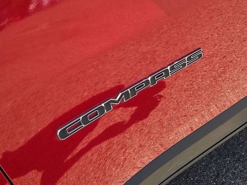 Used 2025 Jeep Compass Limited image 11