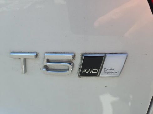 Used 2021 Volvo XC40 T5 R-Design w/ Climate Package AWD/4WD image 17