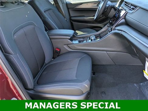 New 2025 Jeep Grand Cherokee L Laredo w/ Luxury Tech Group I image 29