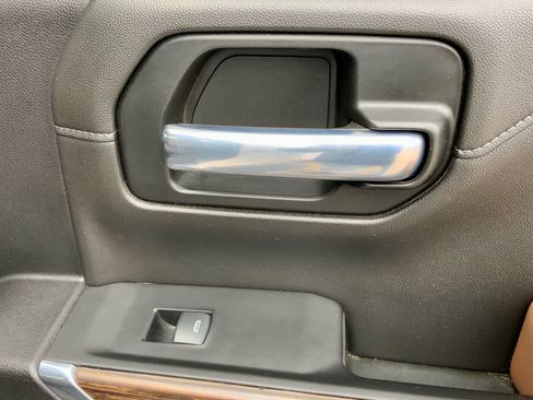 Used 2022 Chevrolet Silverado 1500 High Country w/ Technology Package image 58