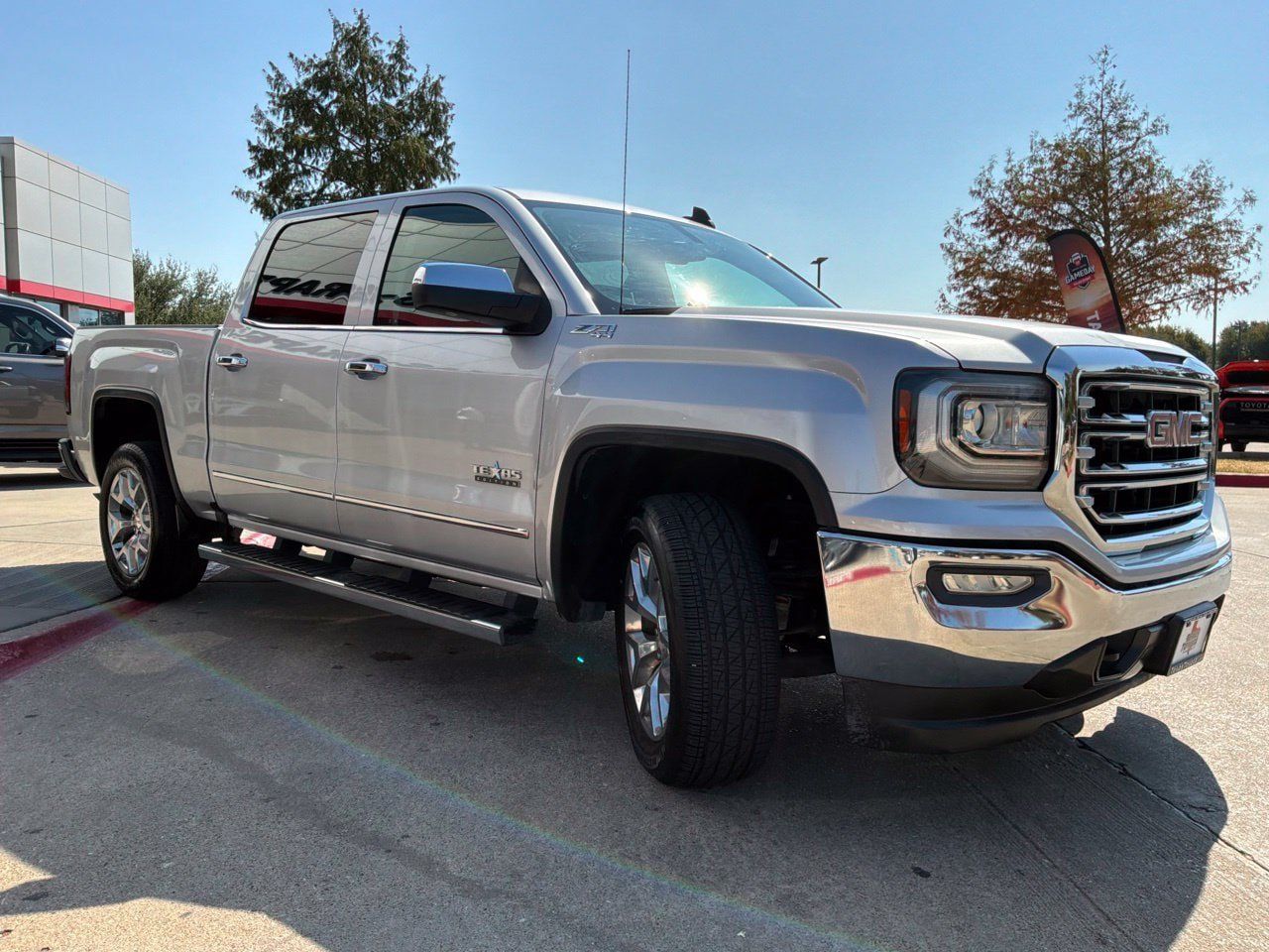 Used 2018 GMC Sierra 1500 SLT w/ Texas SLT Premium Package AWD/4WD image 4