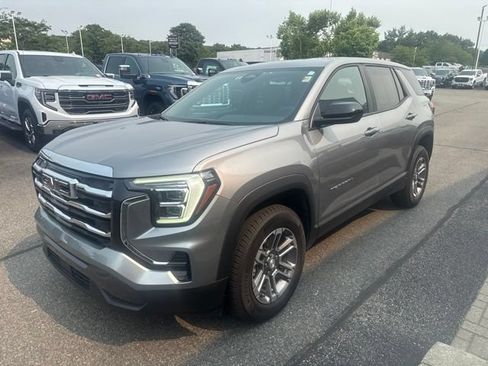 Used 2025 GMC Terrain Elevation AWD/4WD image 3