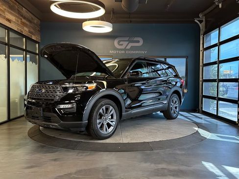 Used 2024 Ford Explorer XLT w/ Equipment Group 202A AWD/4WD image 25