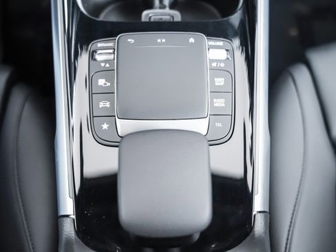 Certified 2023 Mercedes-Benz EQB 250+ w/ Exclusive Package image 15