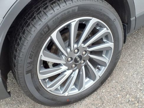 Used 2023 Lincoln Corsair Reserve w/ Equipment Group 202A AWD/4WD image 7