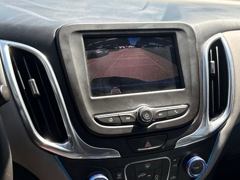 Used 2021 Chevrolet Equinox LS FWD image 25