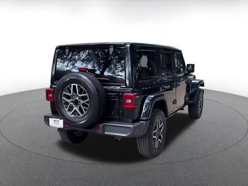 Used 2025 Jeep Wrangler Sahara AWD/4WD image 14