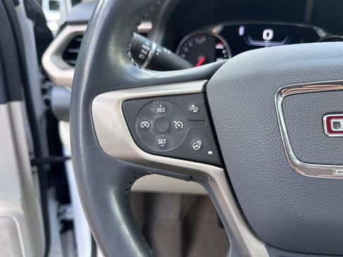 Used 2022 GMC Acadia Denali w/ Denali Ultimate Package FWD image 22