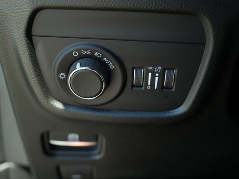 New 2026 Jeep Grand Cherokee Altitude AWD/4WD image 33