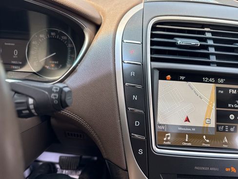 Used 2017 Lincoln MKX Reserve w/ Luxury Package image 21