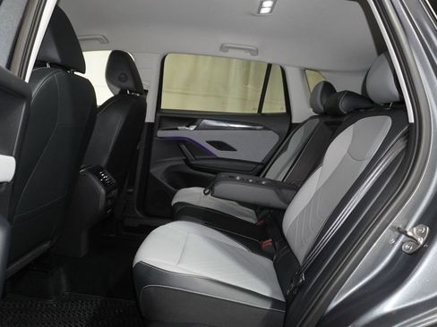 Certified 2026 Volkswagen Tiguan SE AWD/4WD image 14
