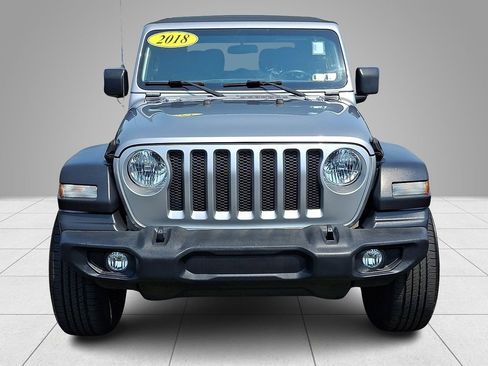 Used 2018 Jeep Wrangler Sport AWD/4WD image 3