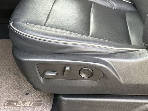 Used 2022 GMC Yukon SLT w/ SLT Luxury Package AWD/4WD image 14