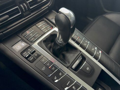 Used 2020 Porsche Macan S AWD/4WD image 21