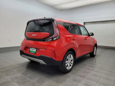 Used 2023 Kia Soul LX image 9