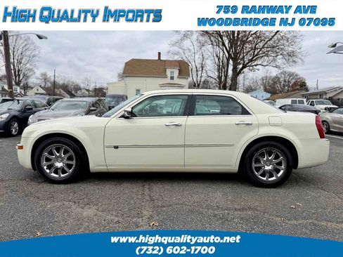 Used 2009 Chrysler 300 C image 4