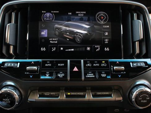 Used 2026 Lexus LX 700h Luxury w/ Accessory Package (Z1) image 18