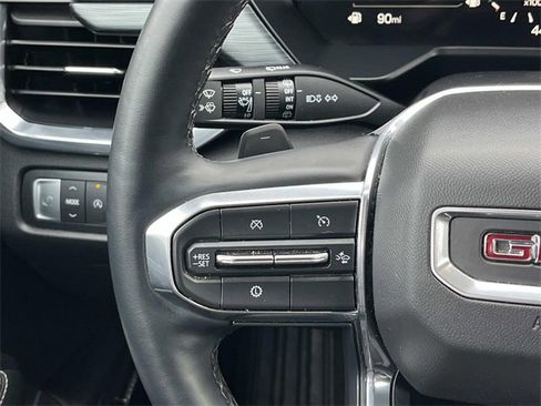 Used 2024 GMC Acadia Elevation image 17