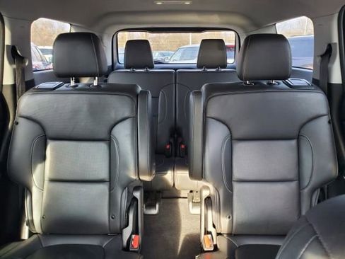 Used 2023 GMC Acadia SLT image 13