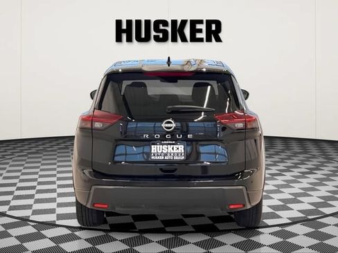 Used 2025 Nissan Rogue SV FWD image 4