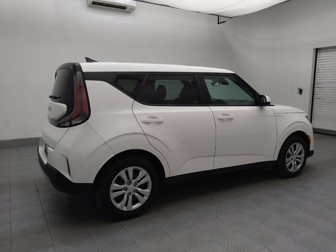 Used 2025 Kia Soul LX FWD image 10