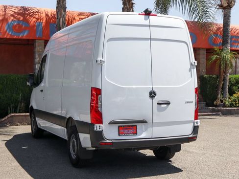 Used 2025 Mercedes-Benz Sprinter 2500 image 6