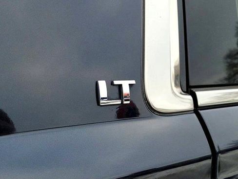 Used 2020 Chevrolet Suburban LT image 7