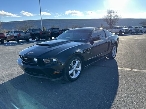 Used 2011 Ford Mustang GT Premium image 3