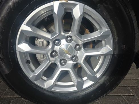 Used 2024 Chevrolet Silverado 1500 LT image 8