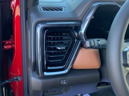 New 2026 GMC Canyon AT4 w/ AT4 Premium Package AWD/4WD image 19