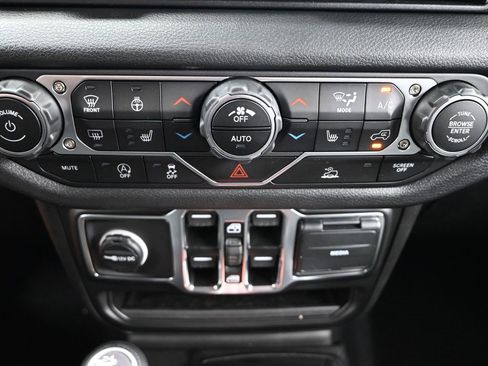 New 2025 Jeep Gladiator Sport image 25