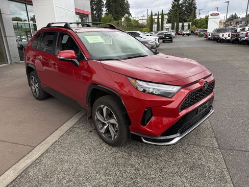 Certified 2025 Toyota RAV4 SE w/ Weather & Moonroof Package AWD/4WD image 11