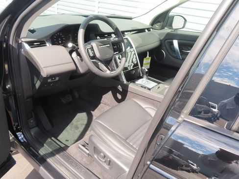 Used 2023 Land Rover Discovery Sport S image 19