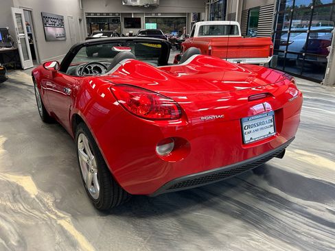 Used 2006 Pontiac Solstice Convertible w/ Premium Package RWD image 24