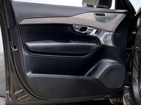 Certified 2023 Volvo XC90 B6 Ultimate image 24